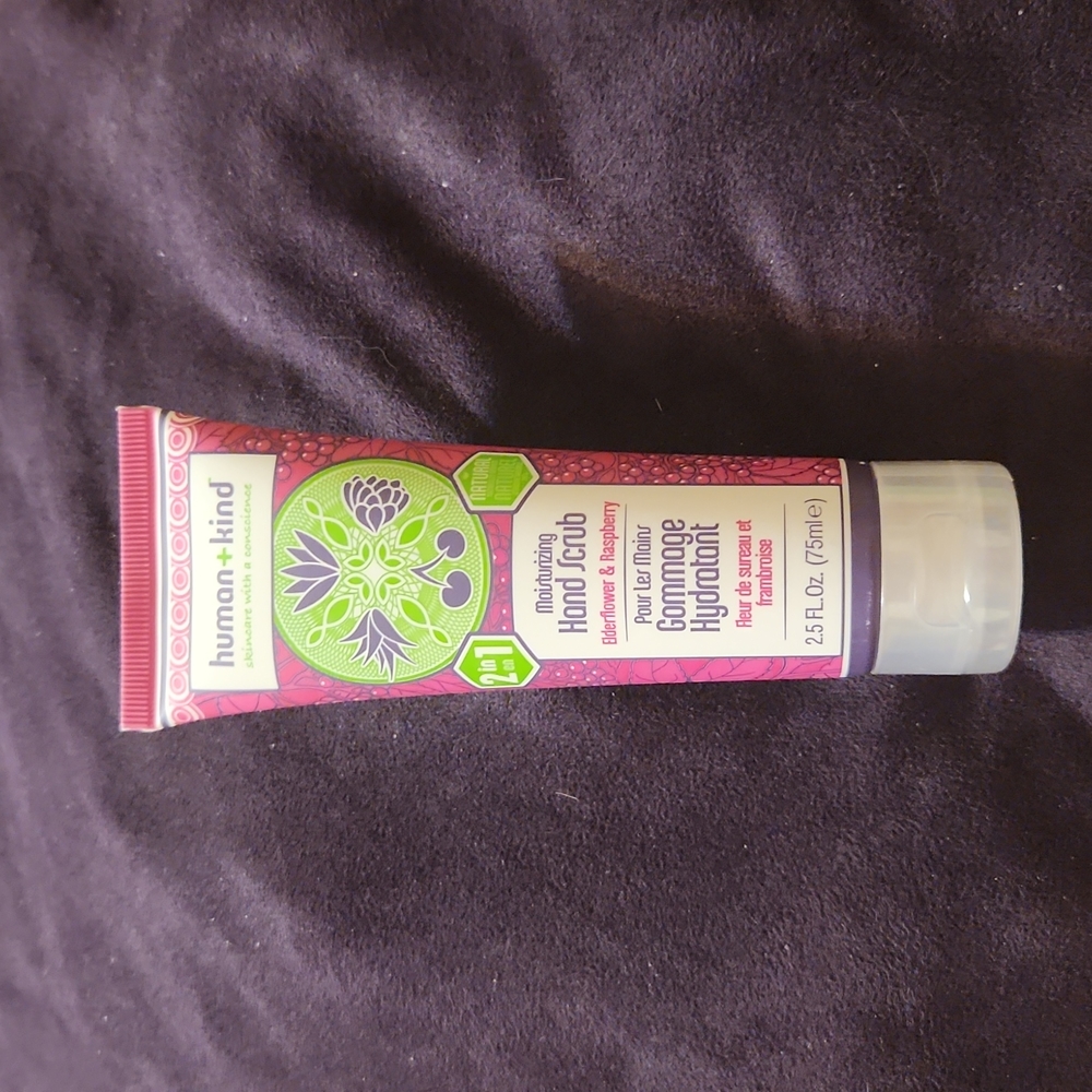 Human + Kind Moisturizing Hand Scrub Elderflower & Raspberry